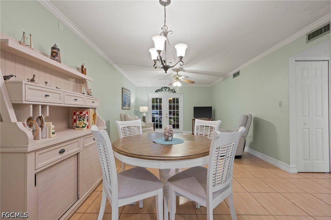 2121 Collier AVE 102