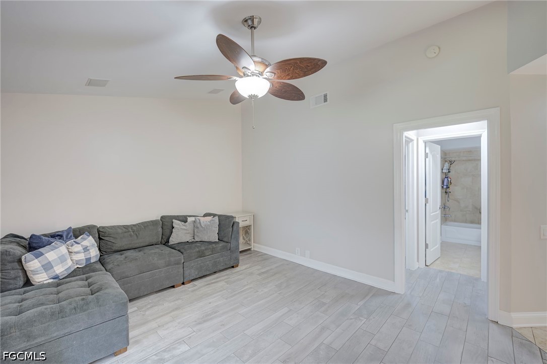 13103 Regent CIR