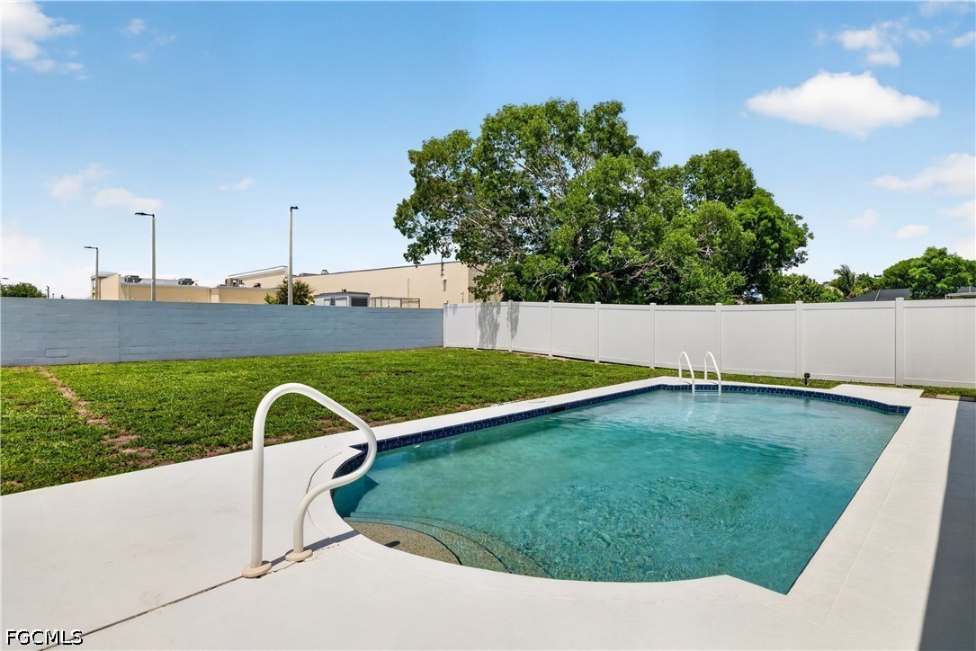 15579 Spring Line LN
