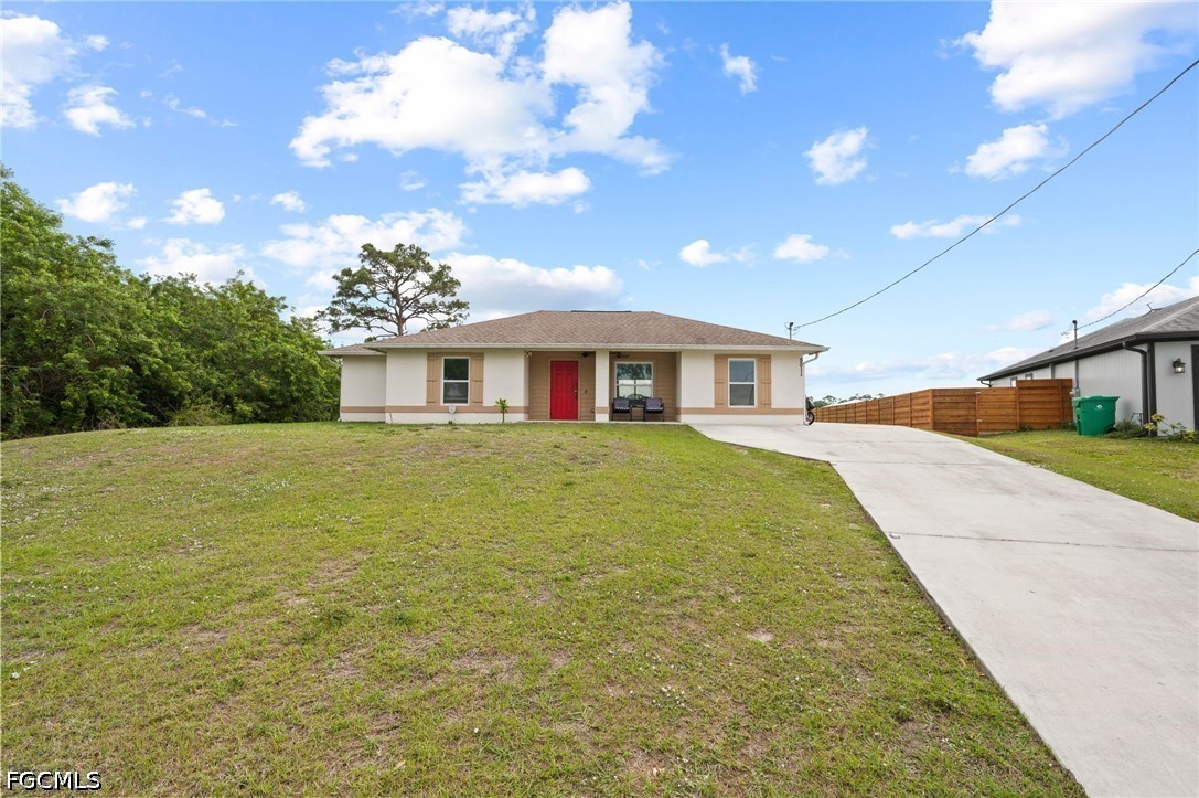 5011 Dania CIR