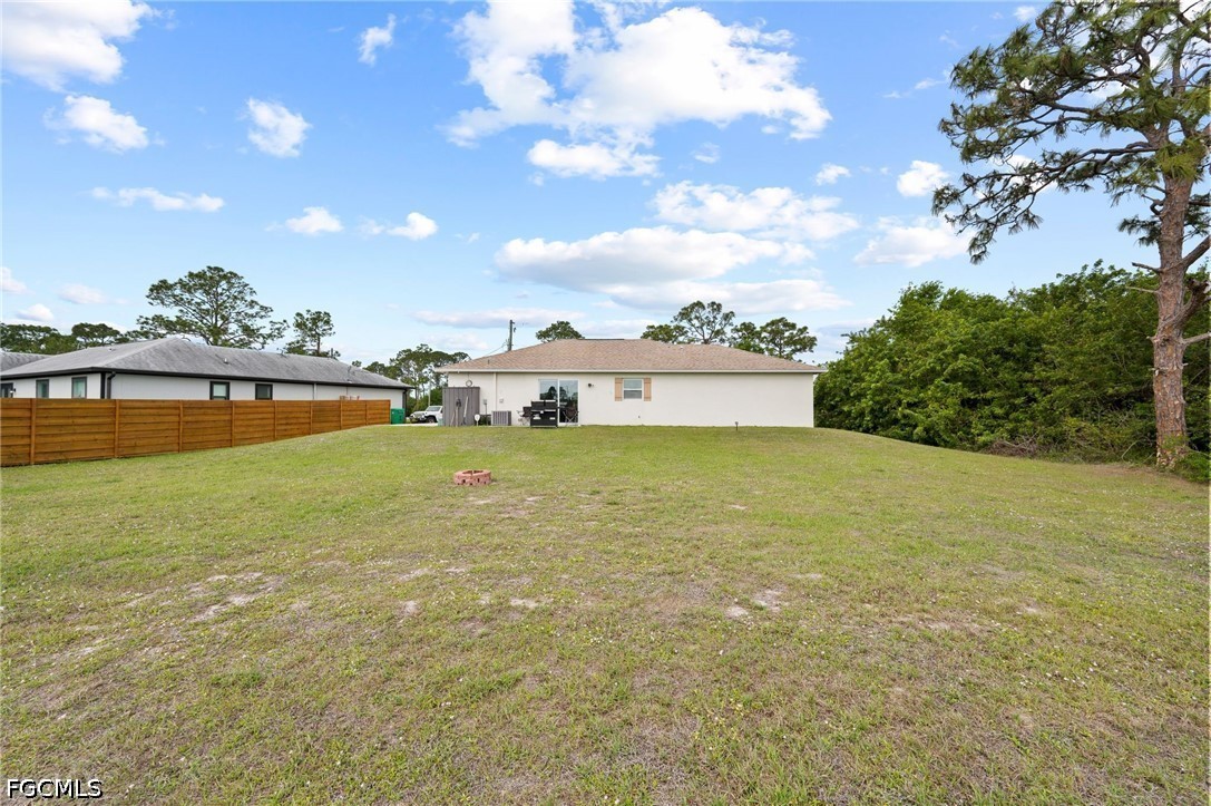 5011 Dania CIR