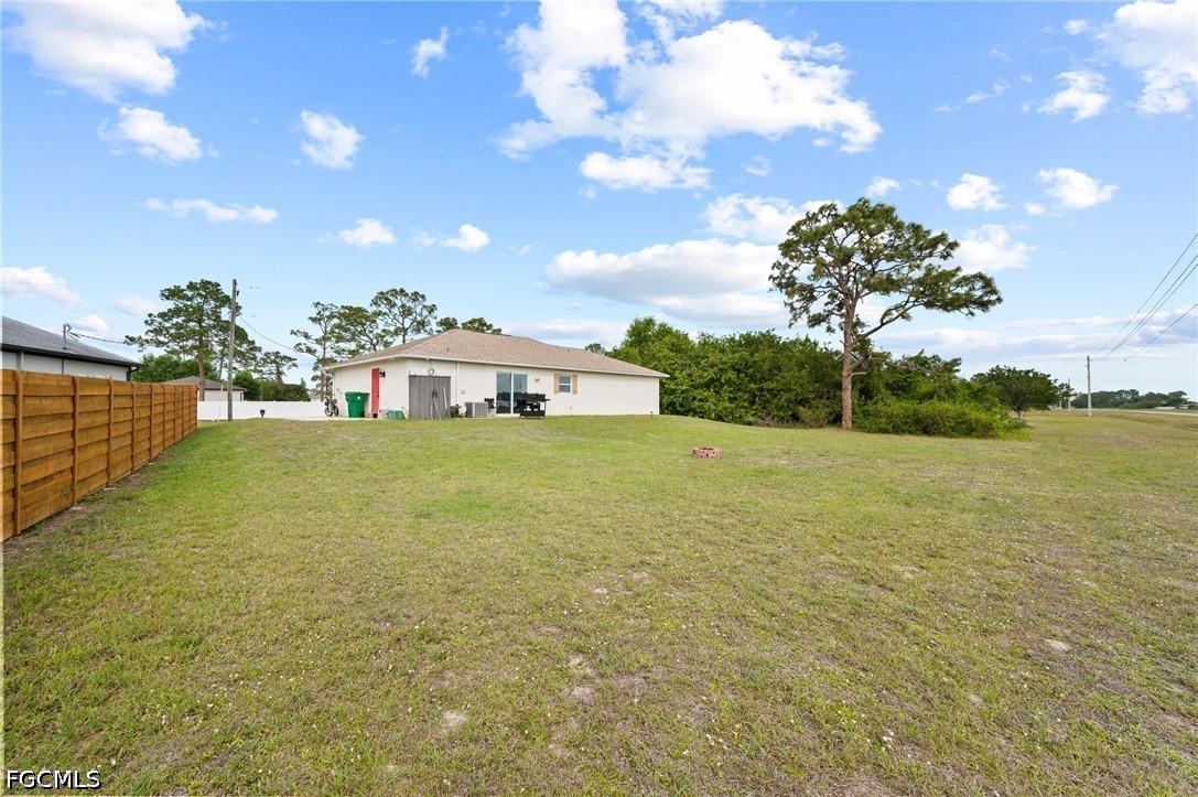 5011 Dania CIR