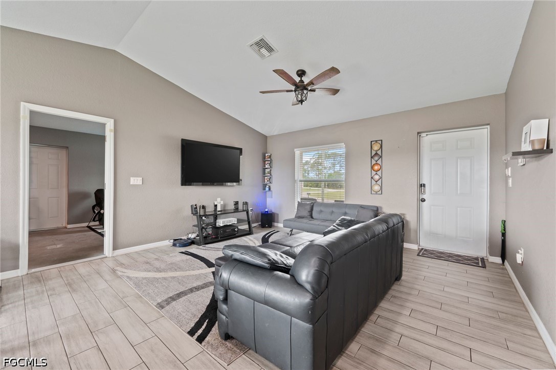 5011 Dania CIR