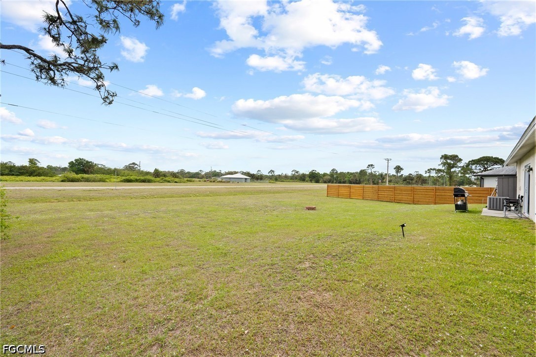 5011 Dania CIR