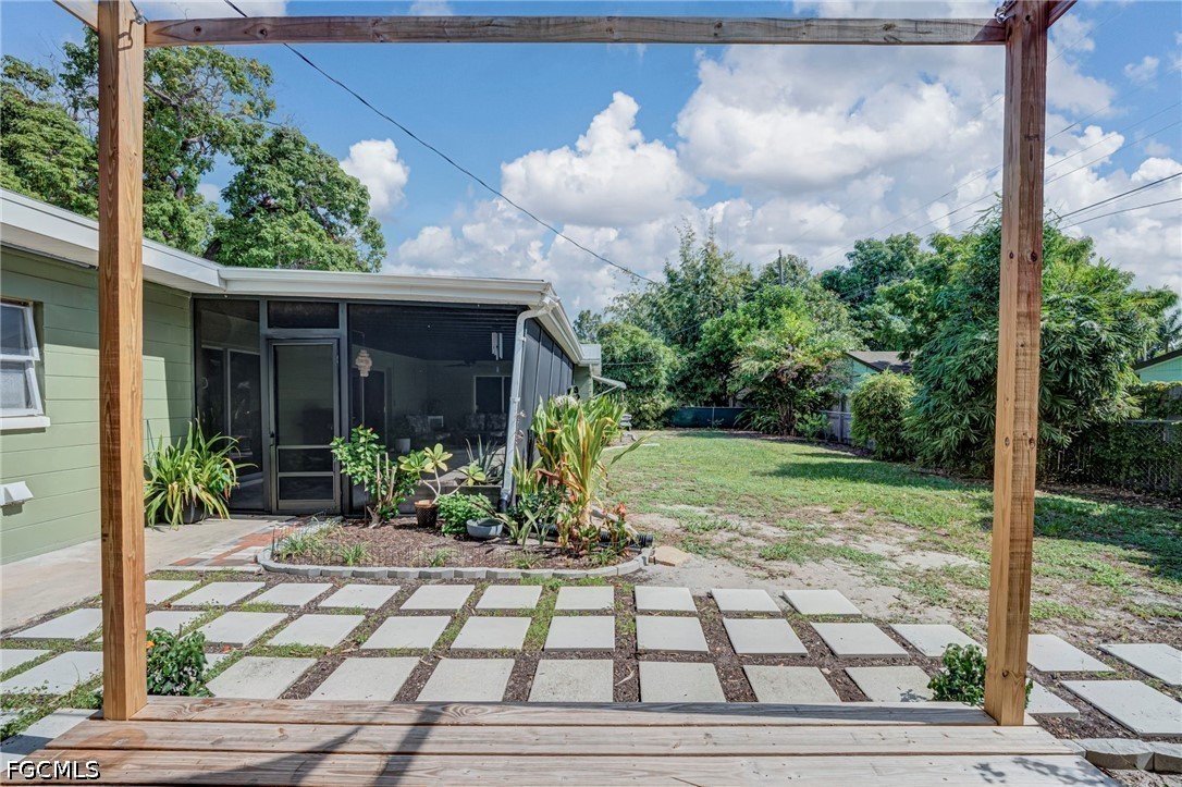 5521 Seville RD