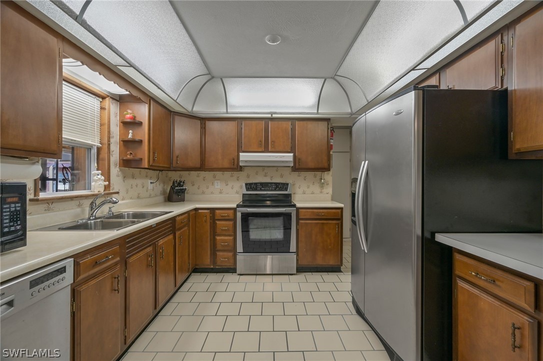 339 Lakeview DR