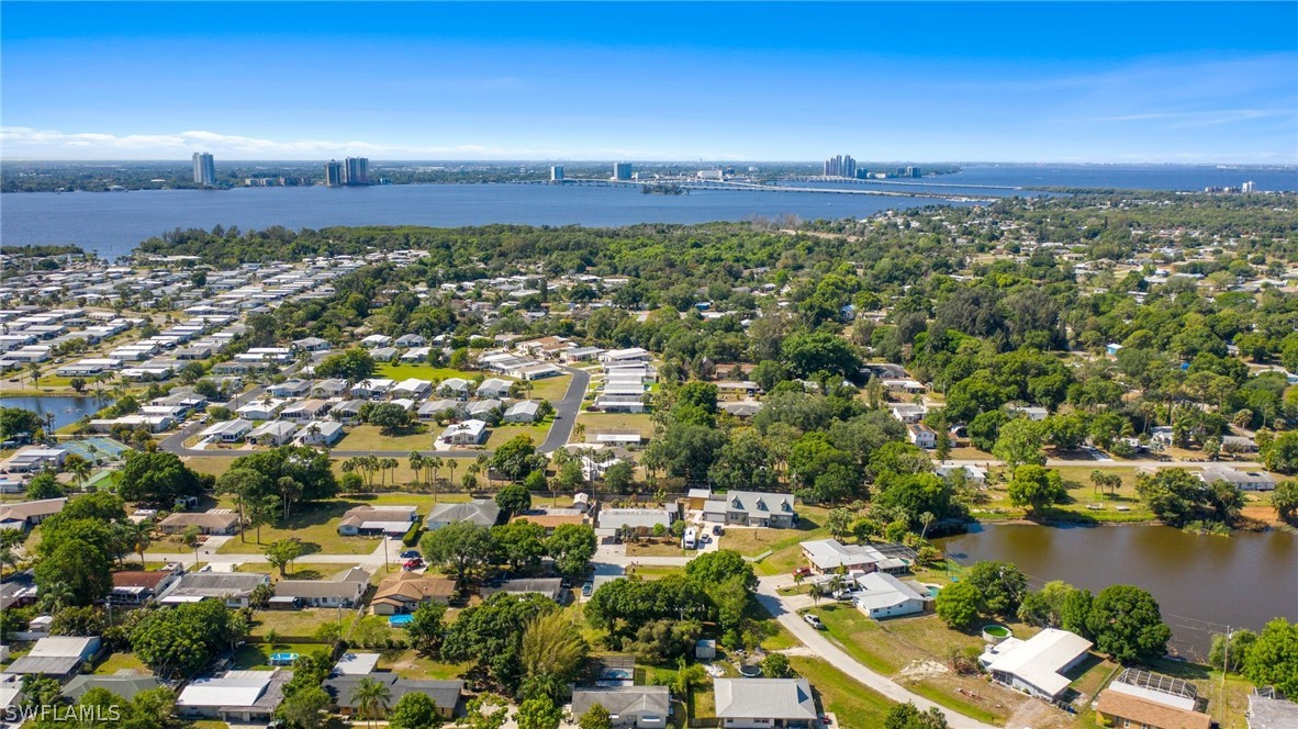 339 Lakeview DR