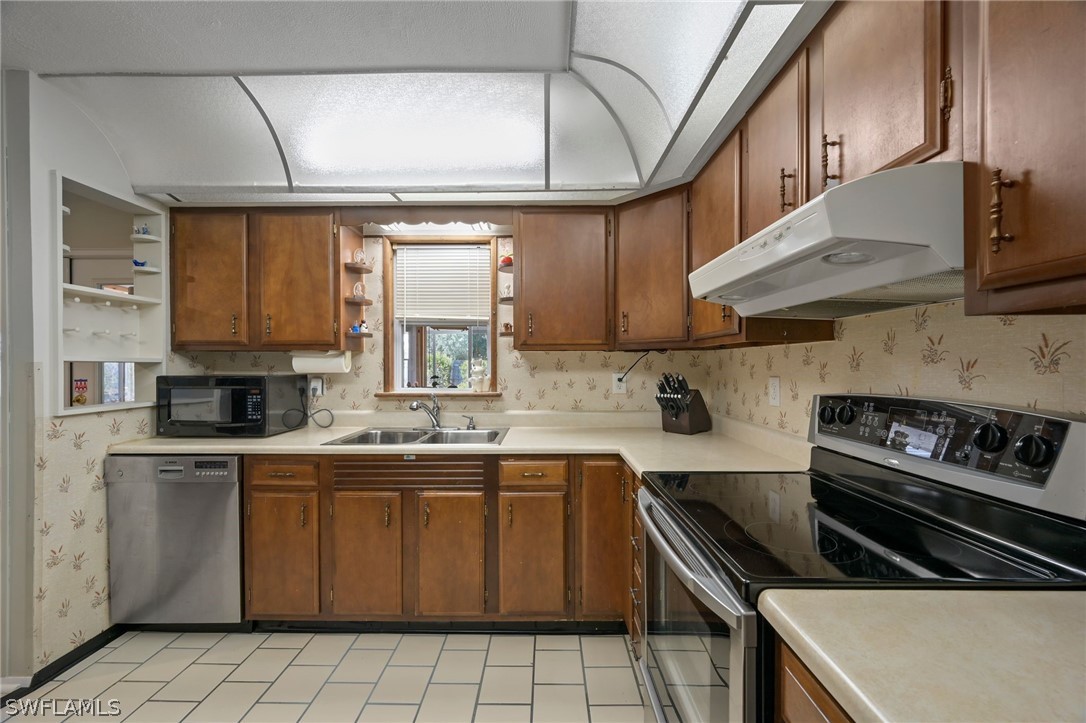 339 Lakeview DR