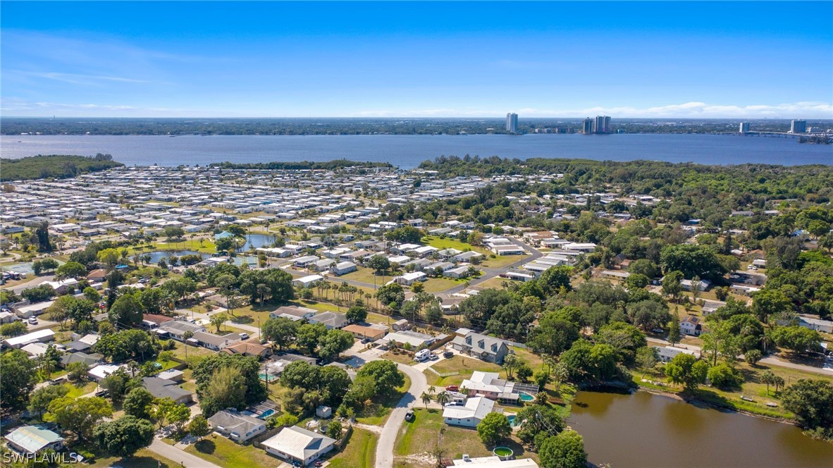 339 Lakeview DR