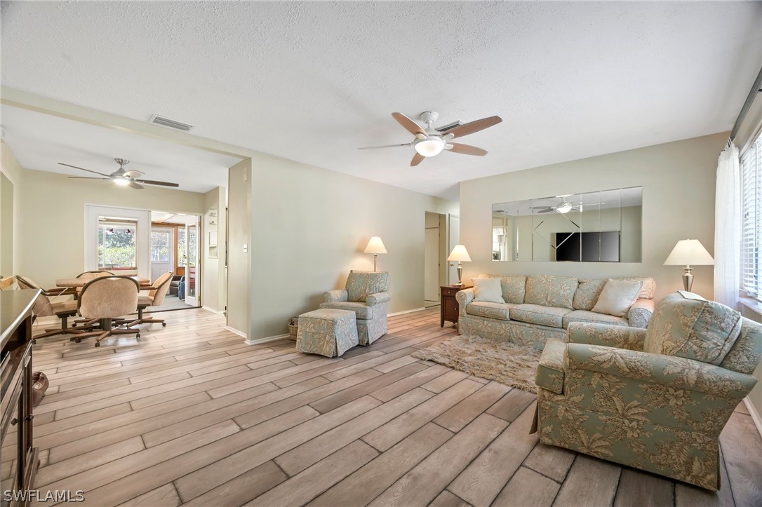 339 Lakeview DR
