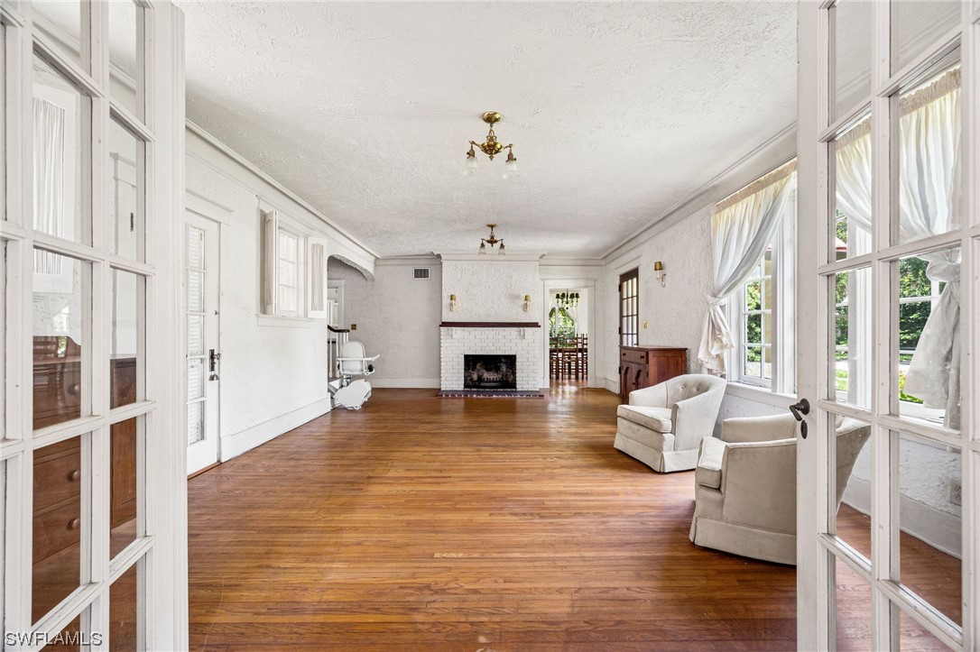 1436 Cordova AVE