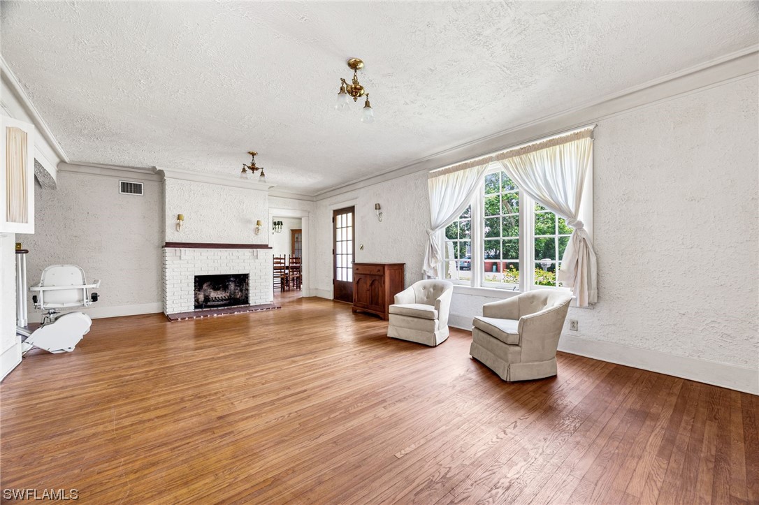 1436 Cordova AVE
