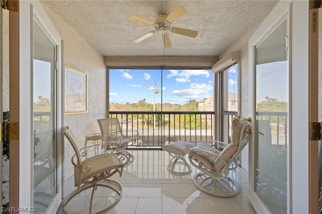 2121 Collier AVE 306