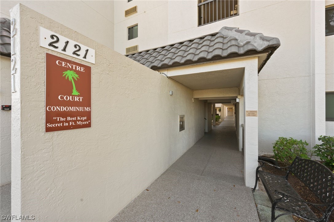 2121 Collier AVE 306