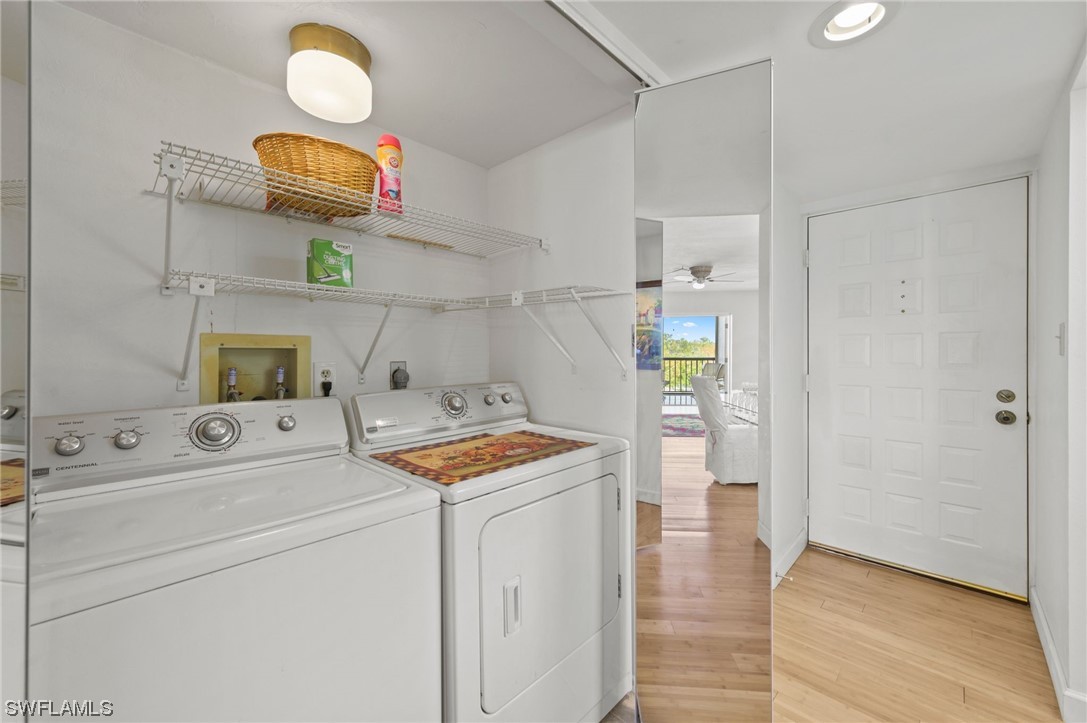 2121 Collier AVE 306