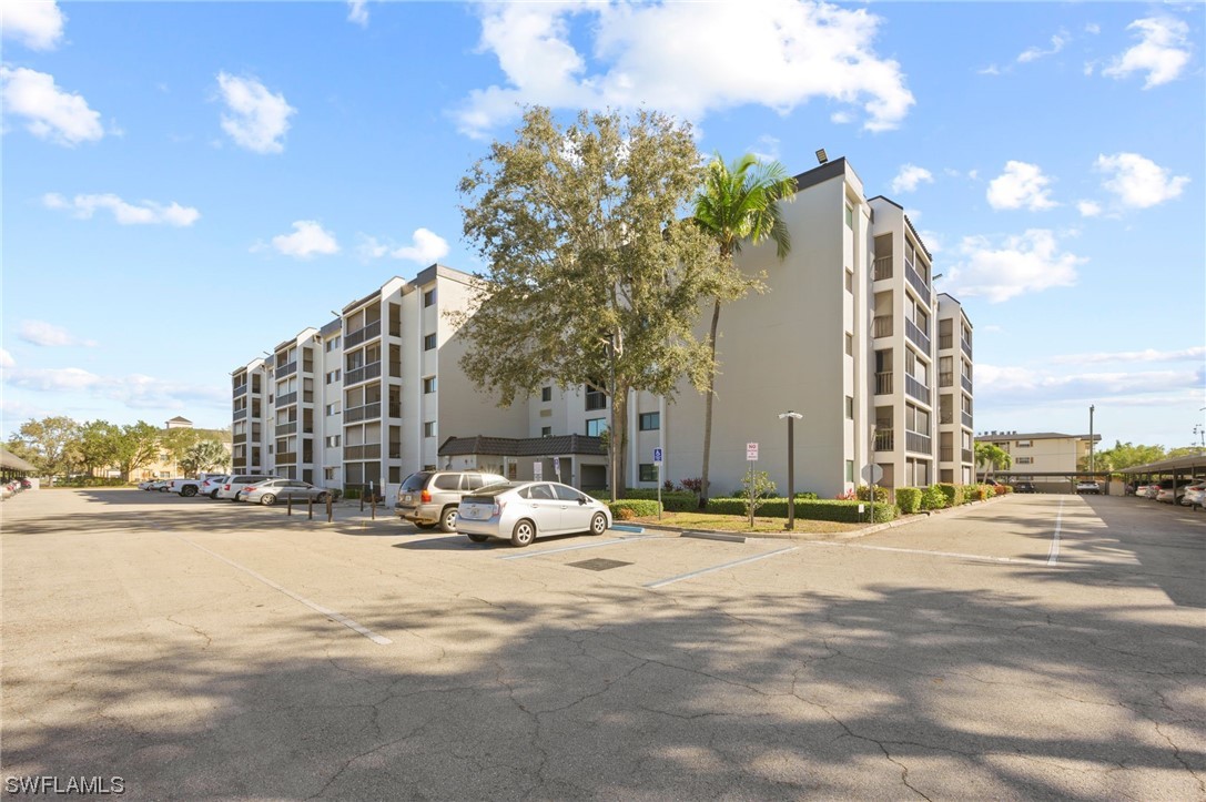 2121 Collier AVE 306
