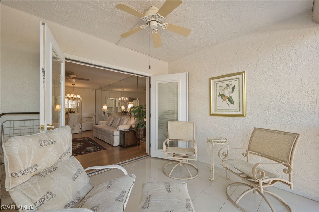 2121 Collier AVE 306