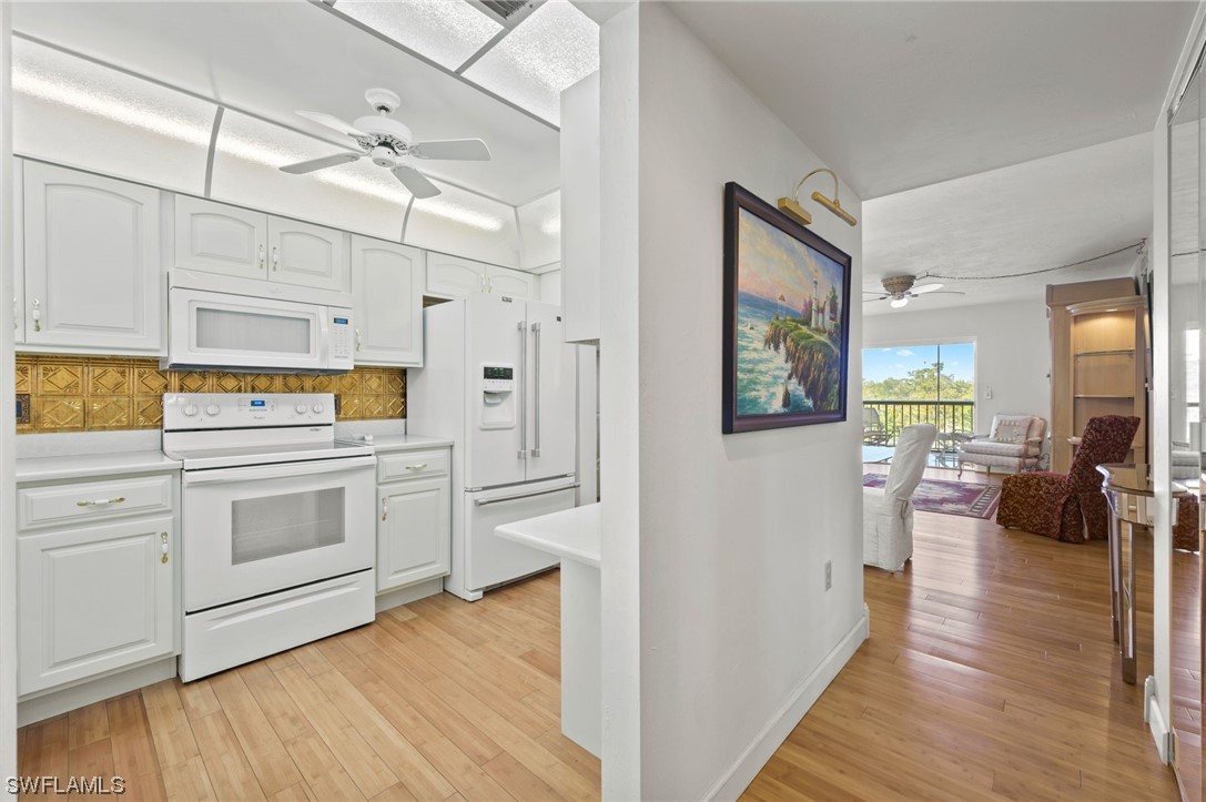 2121 Collier AVE 306