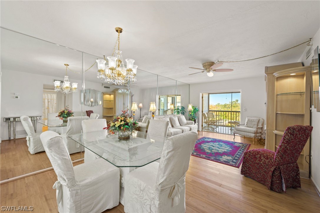 2121 Collier AVE 306