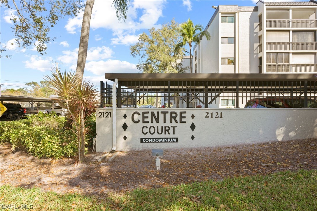 2121 Collier AVE 306