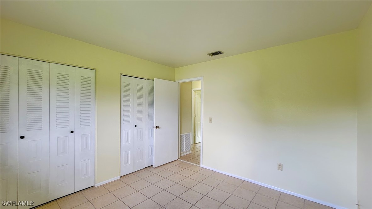 4049 N Edgewater CIR