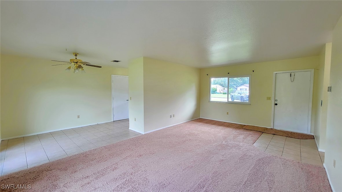 4049 N Edgewater CIR