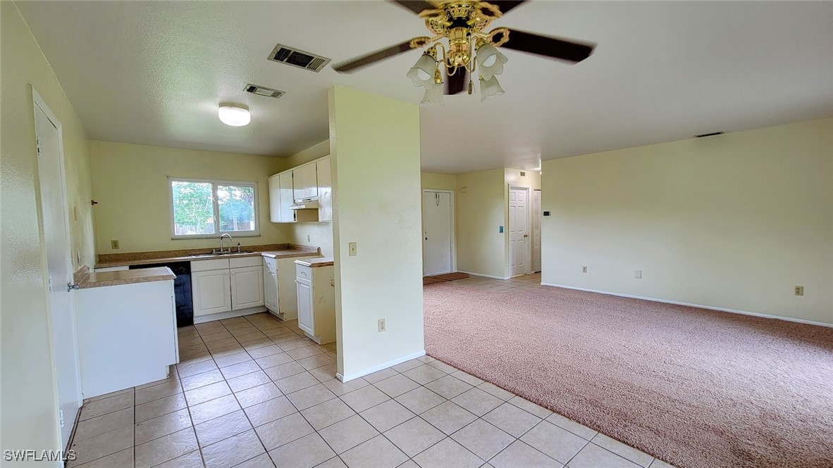 4049 N Edgewater CIR