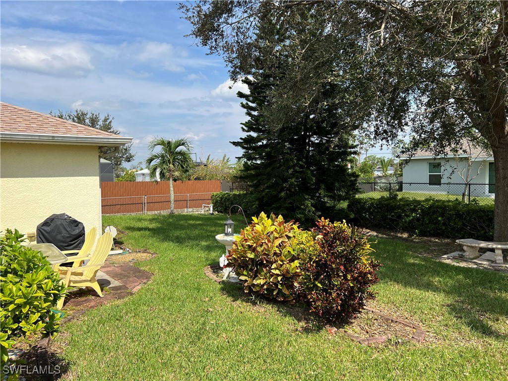 3221 NE 15th PL