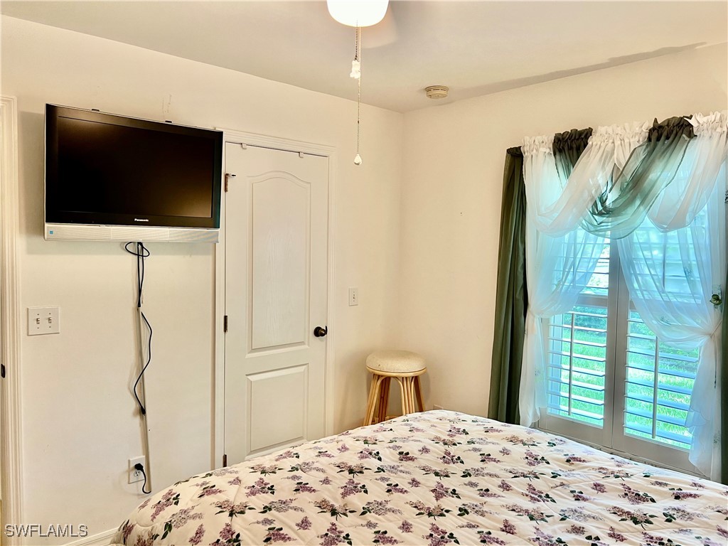 3221 NE 15th PL