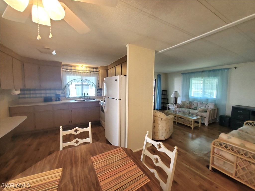 583 Daisy DR