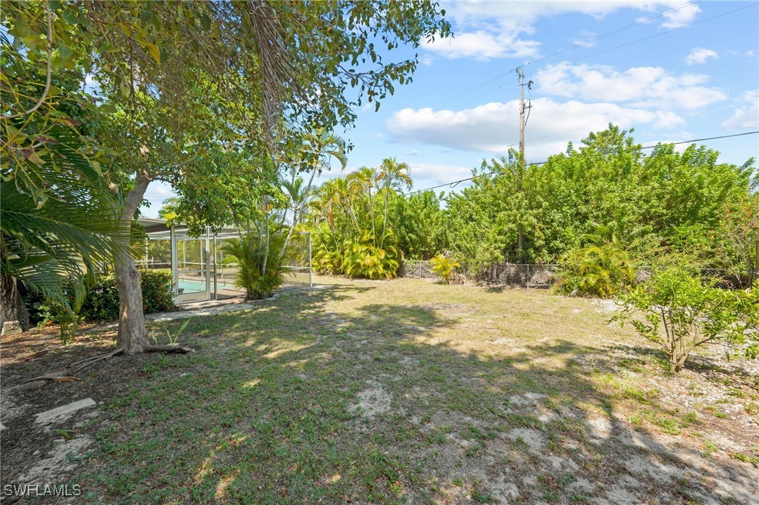 1697 N Hermitage RD