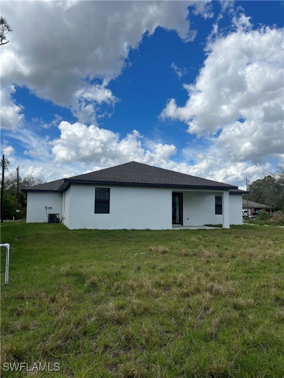 2102 Robert AVE