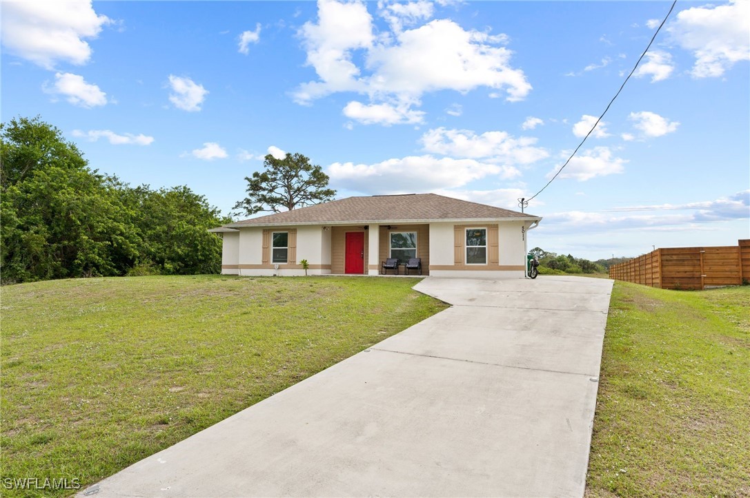 5011 Dania CIR