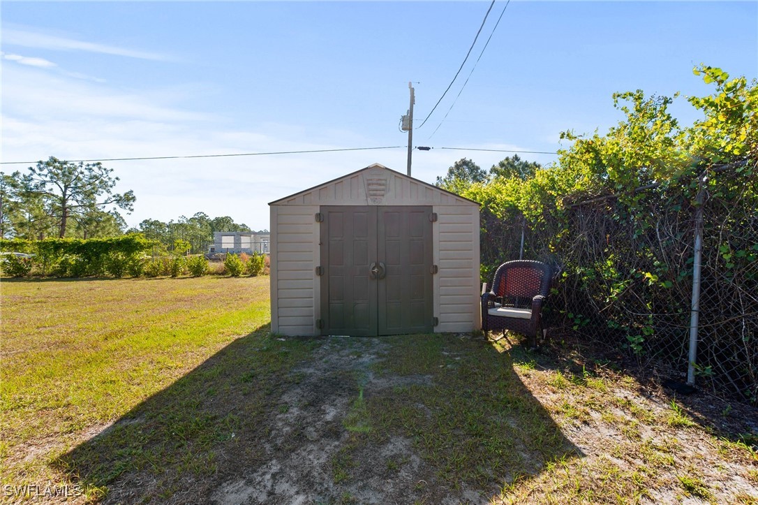 1102 Oak AVE