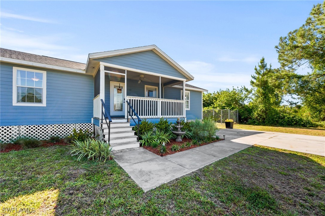 1102 Oak AVE