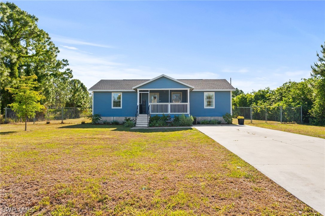 1102 Oak AVE