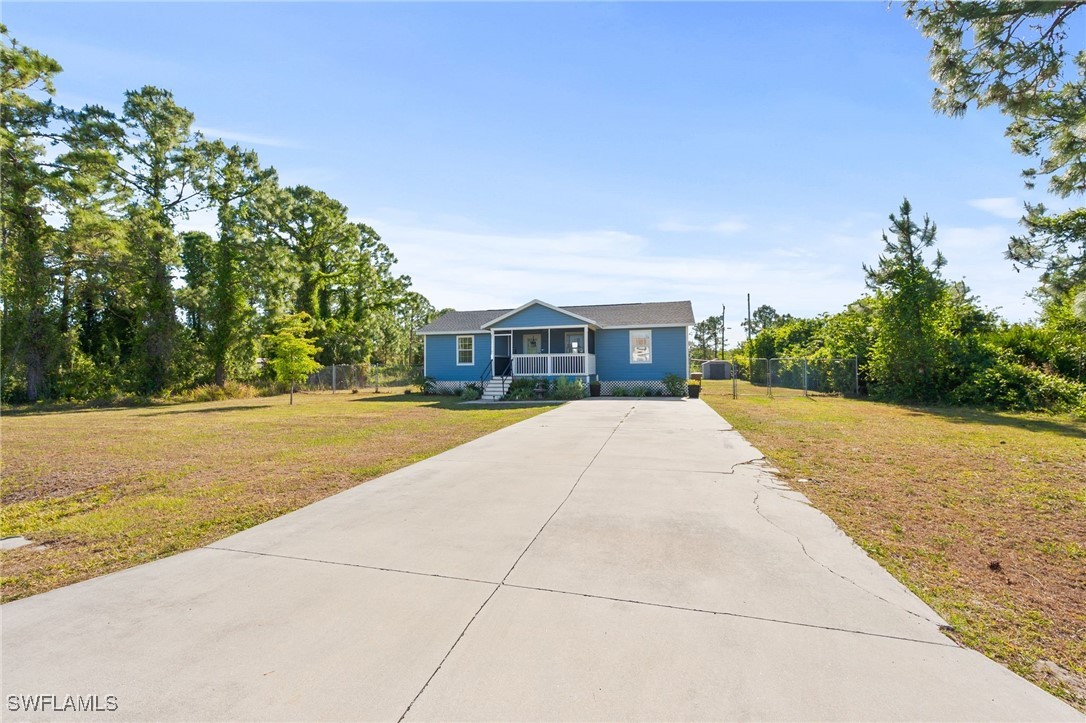 1102 Oak AVE