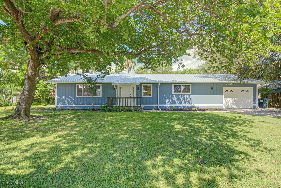 920 Altadena DR