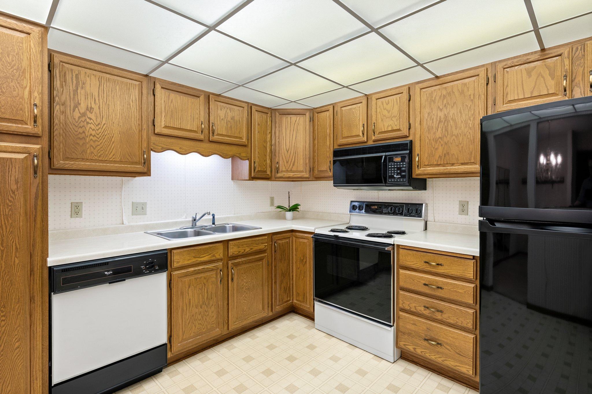 4385 N Trenton Lane Unit: 105