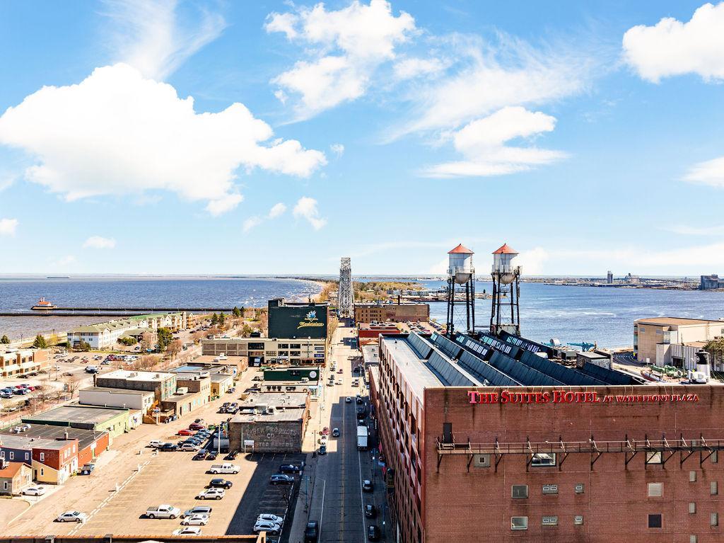 325 S Lake Avenue Unit: 1204