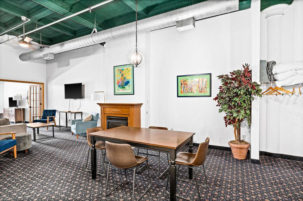 325 S Lake Avenue Unit: 1204