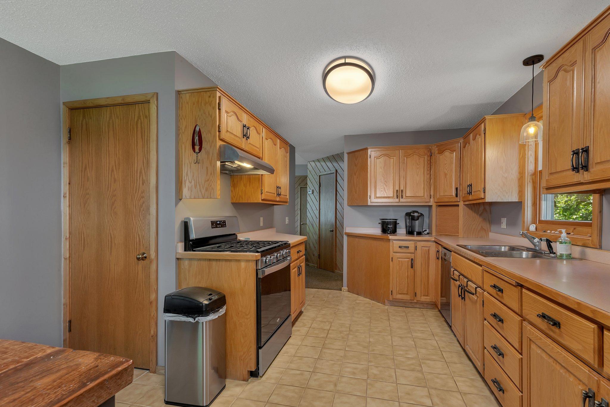6828 Woodward Lane