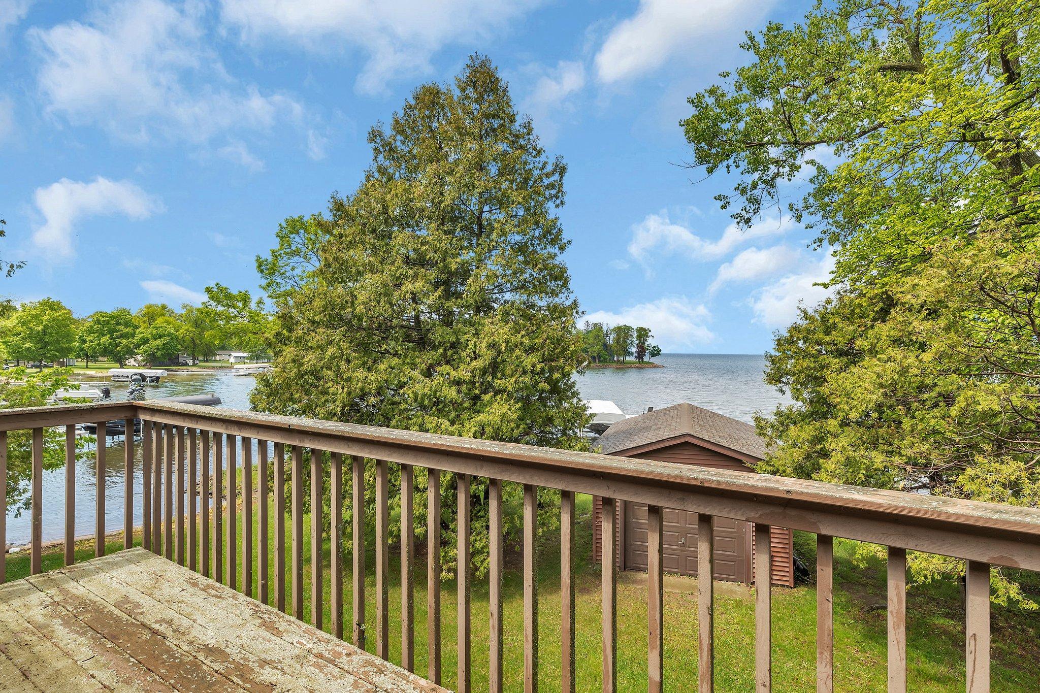 6828 Woodward Lane
