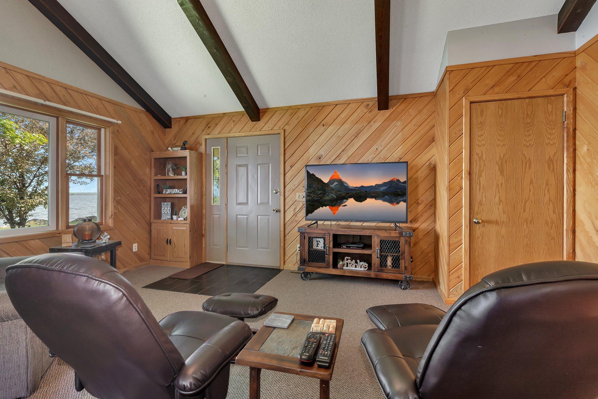 6828 Woodward Lane
