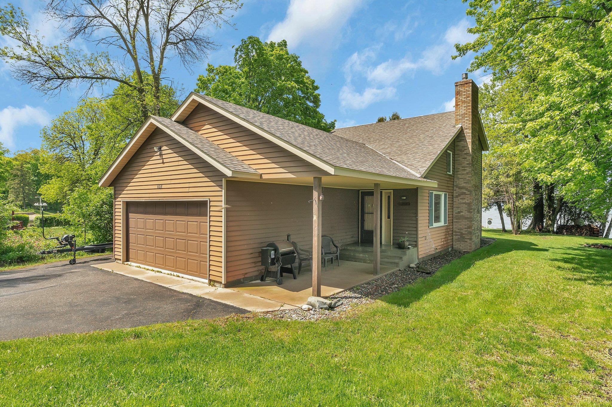 6828 Woodward Lane