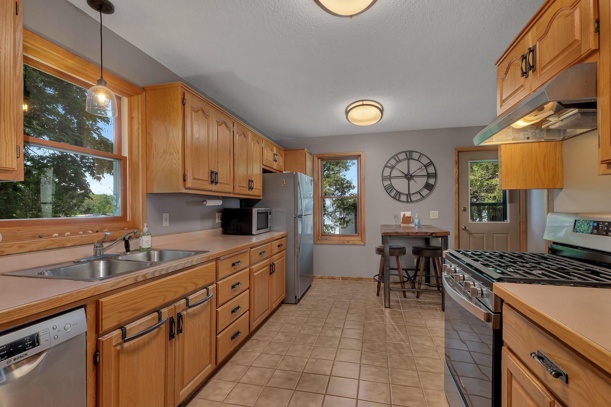 6828 Woodward Lane