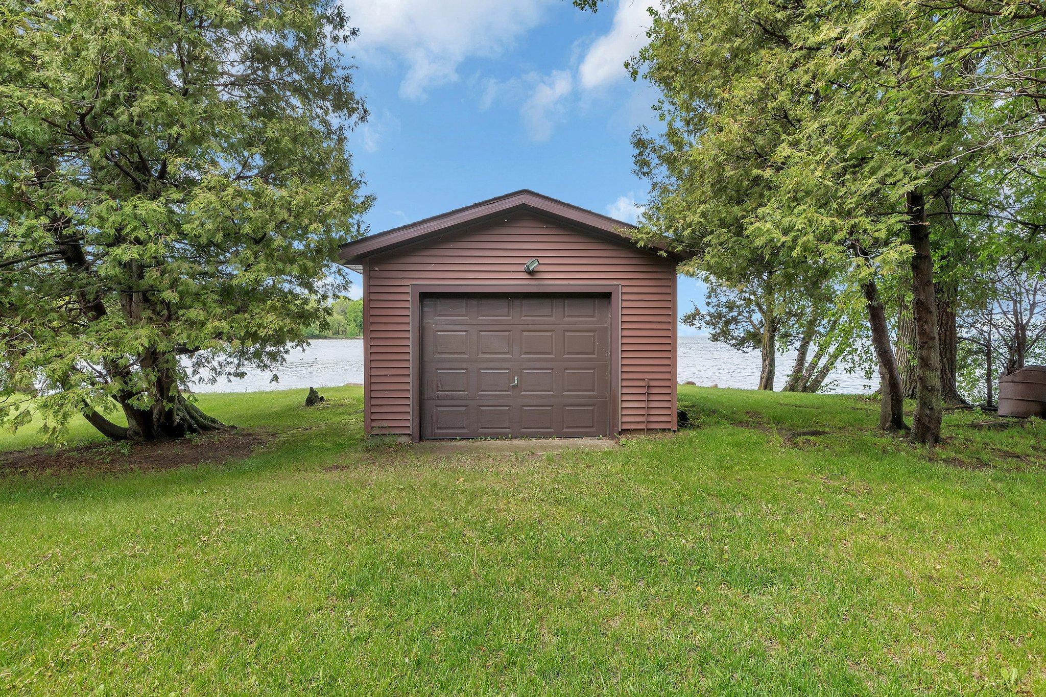 6828 Woodward Lane