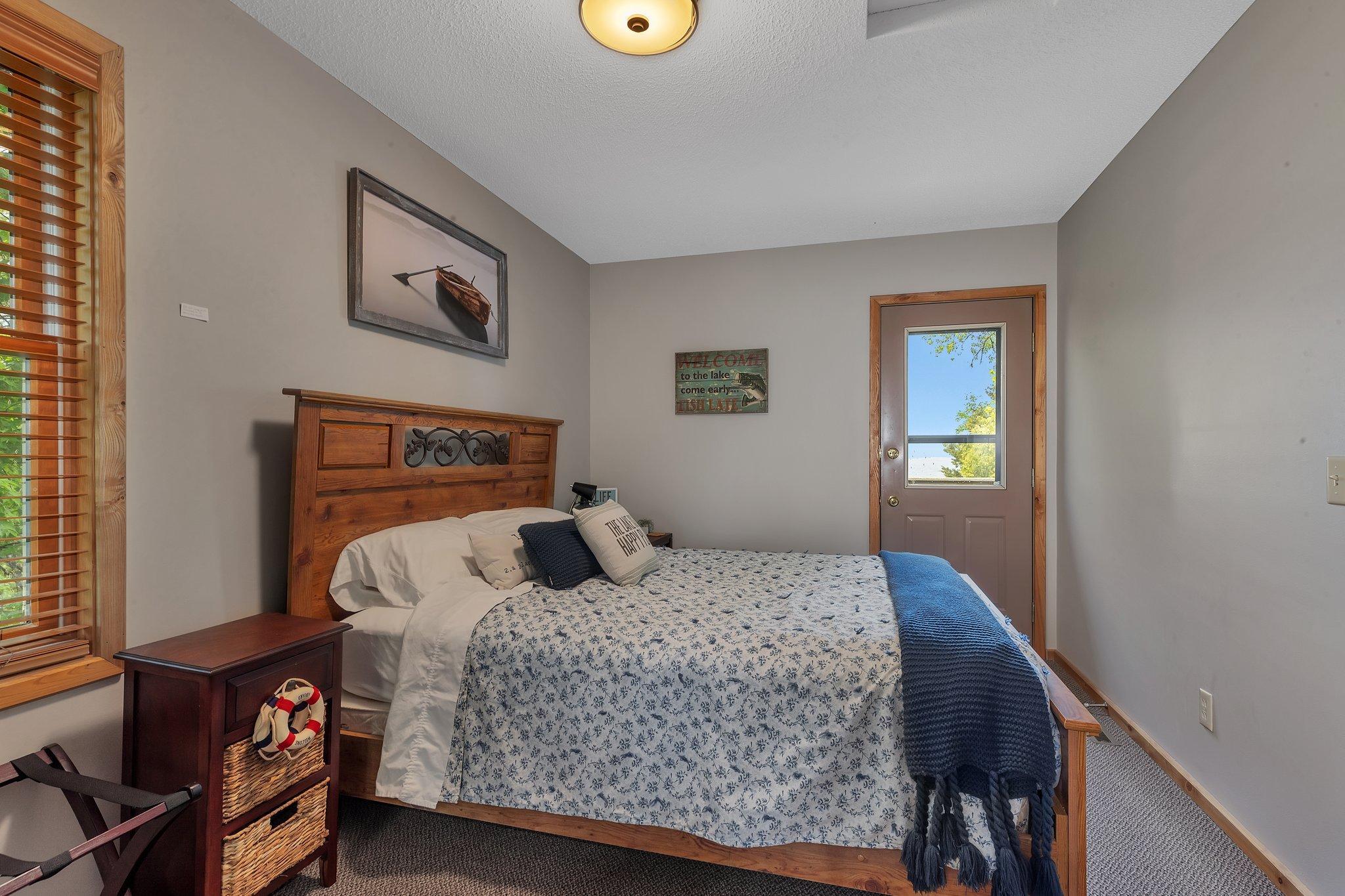 6828 Woodward Lane