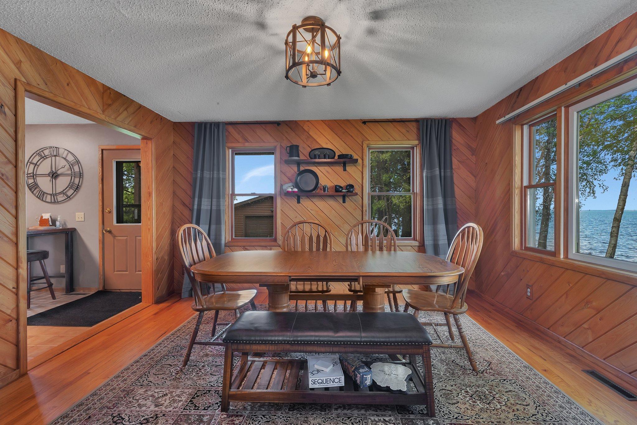 6828 Woodward Lane