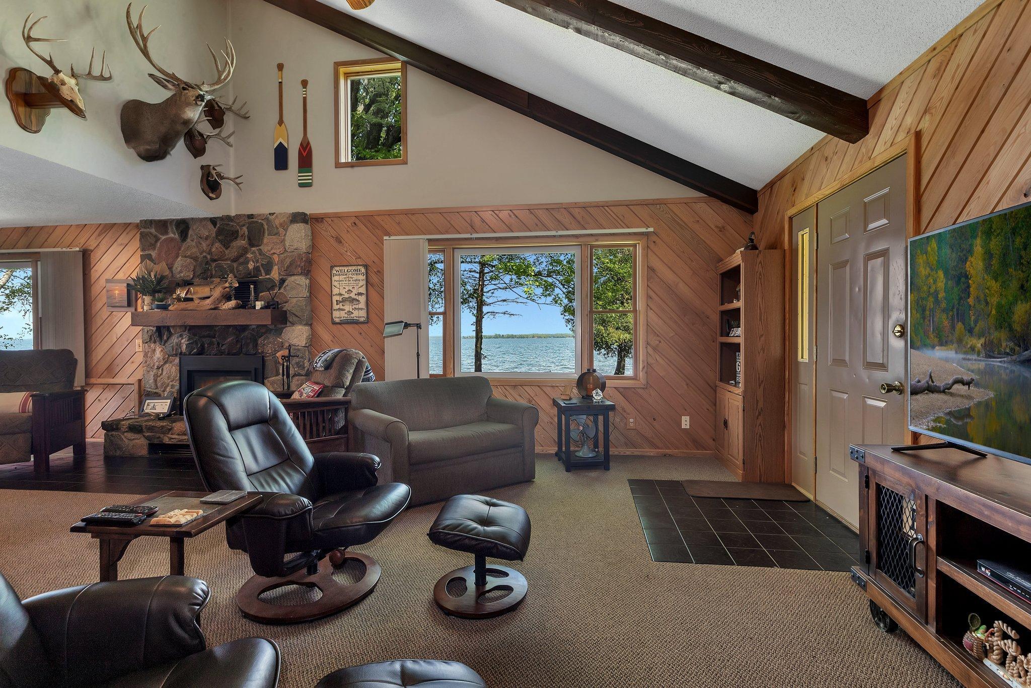 6828 Woodward Lane